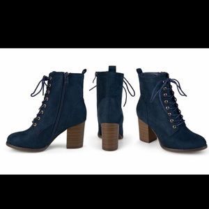 Navy blue tie boots